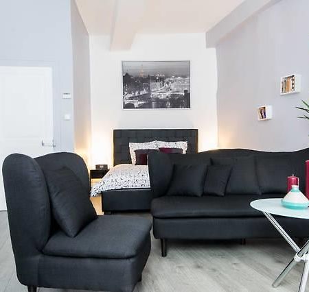 La Petite Bourgogne Apartment Dijon Room photo